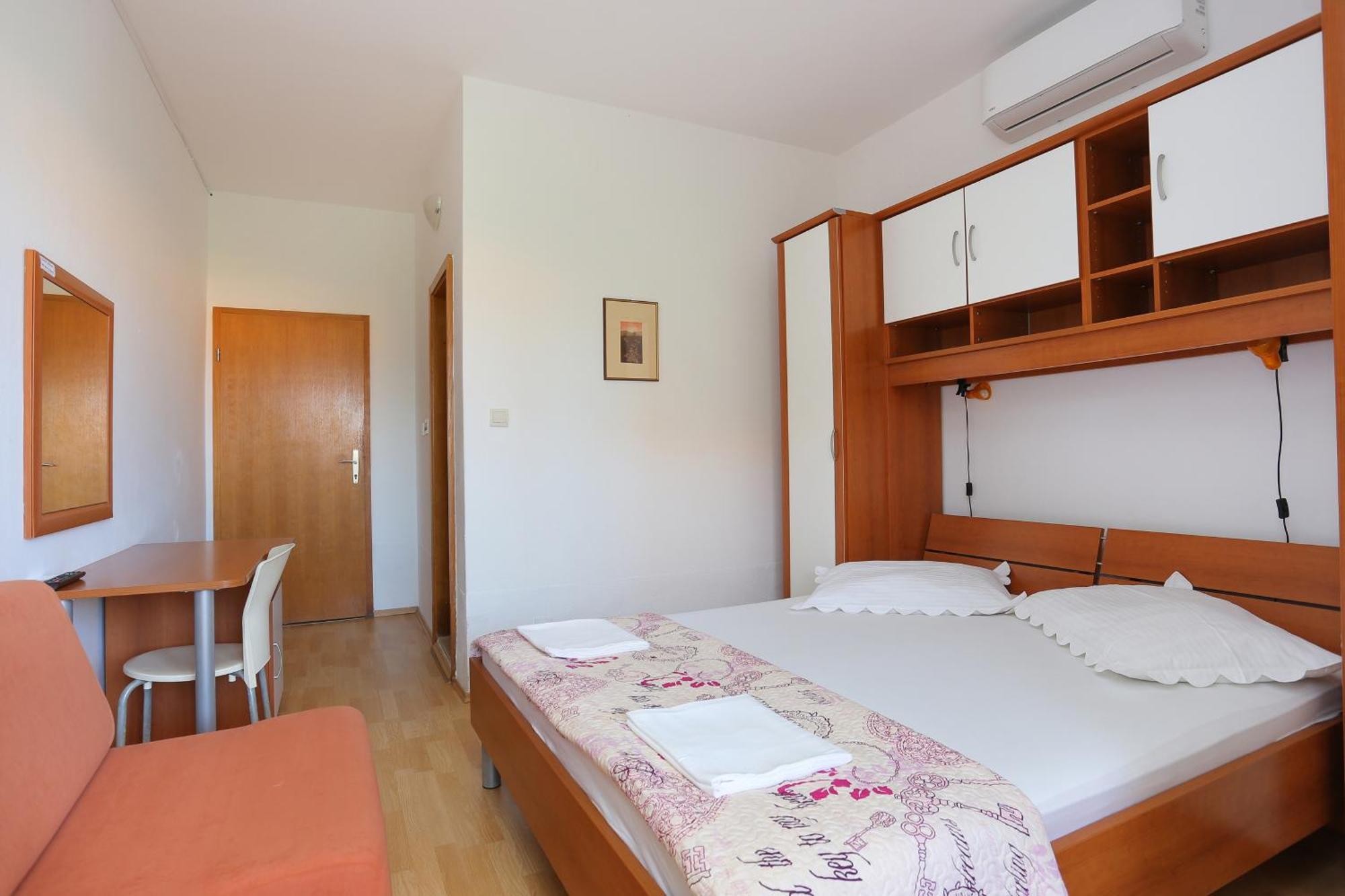 Apartments By The Sea Zivogosce - Blato, Makarska - 1057 Blato  Phòng bức ảnh